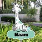 Geboortebord in mintgroen en grijs met giraffe op wolk design voor in de tuin