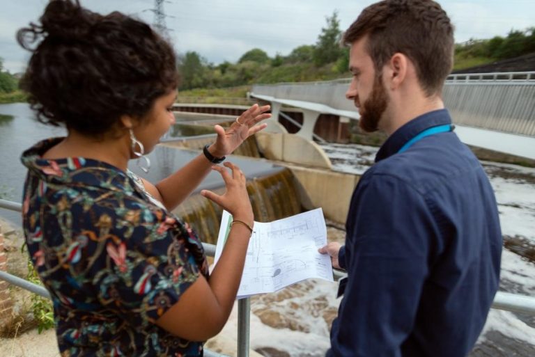 Creatieve benaderingen van civiele techniek met 3D-printen, duurzame infrastructuur en innovatieve bouwmethoden voor moderne