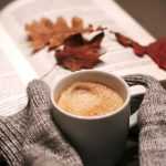 Nespresso machine in koffiehop voor snelle en consistente koffiebereidingen