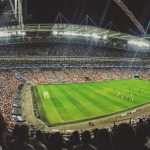 Vergelijking van tribunes en stadionstoelen opties voor voetbalclubs met VIP zitplaatsen